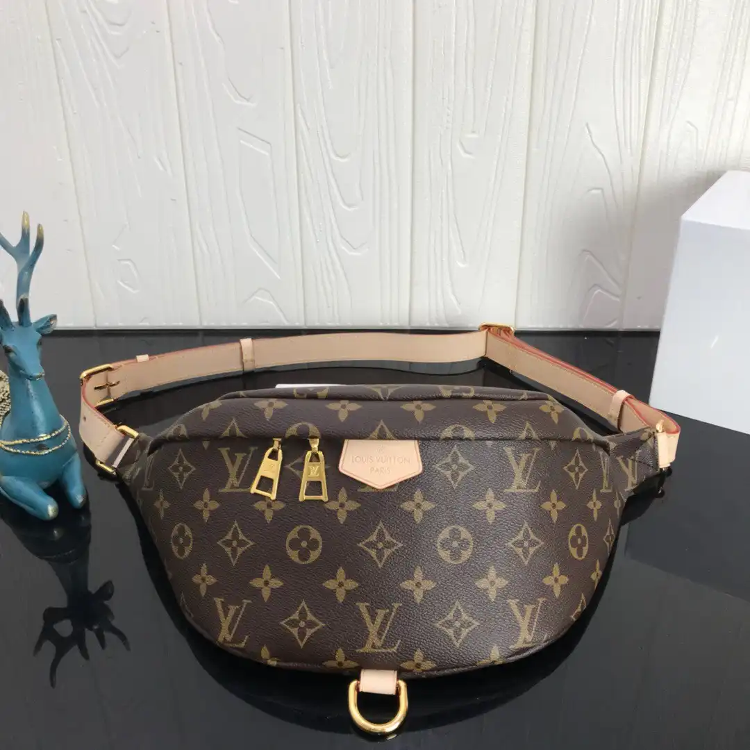 First bag ru Louis Vuitton Bumbag