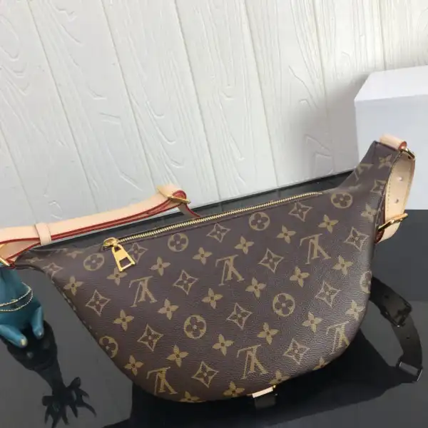 First bag ru Louis Vuitton Bumbag