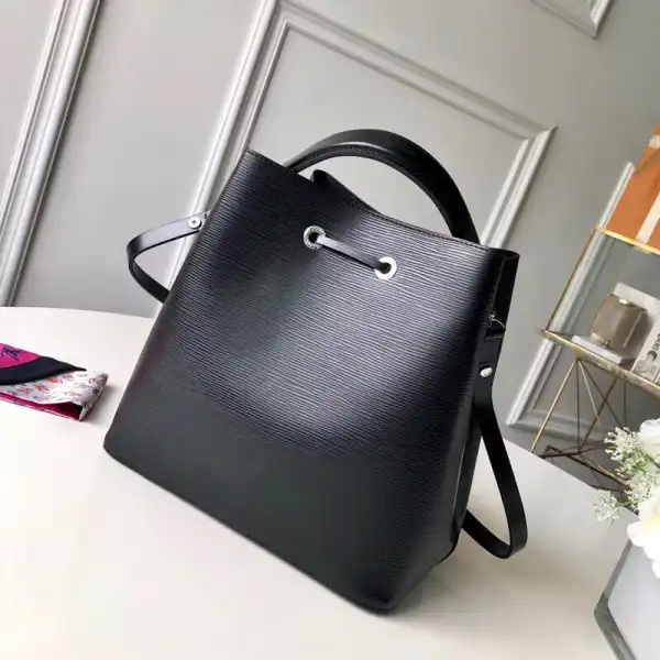 Firstbag Ru LOUIS VUITTON NÉONOÉ