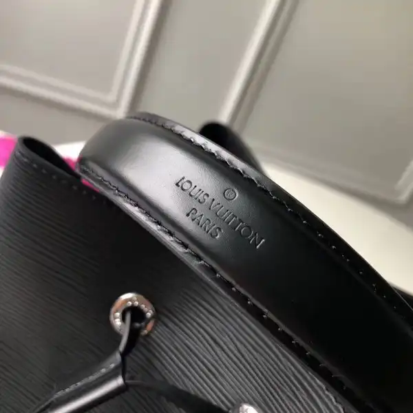 Firstbag Ru LOUIS VUITTON NÉONOÉ