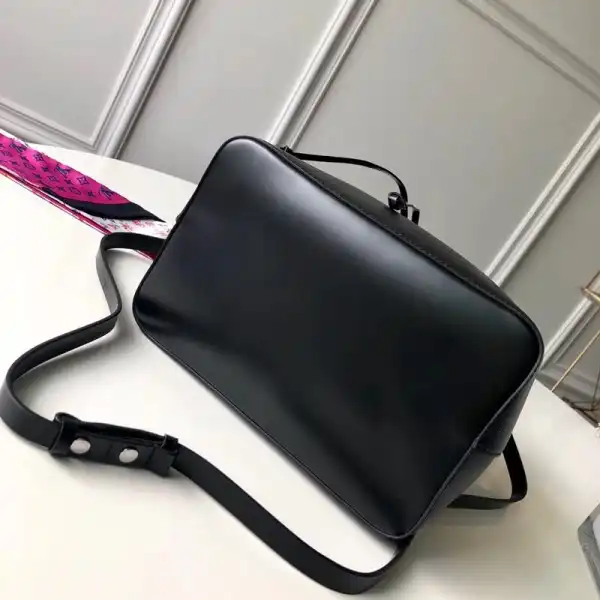 Firstbag Ru LOUIS VUITTON NÉONOÉ