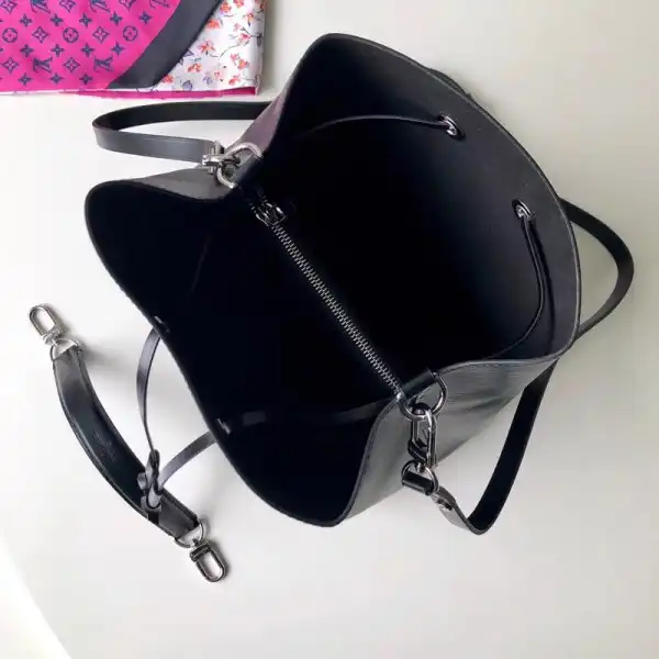 Firstbag Ru LOUIS VUITTON NÉONOÉ