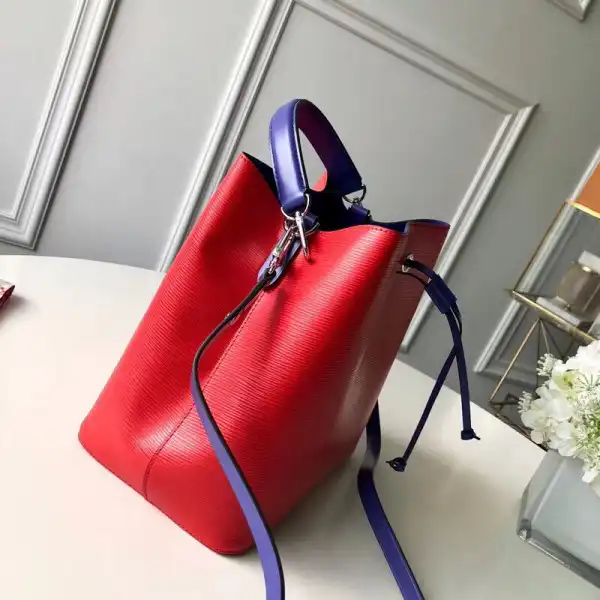 First bag ru LOUIS VUITTON NÉONOÉ