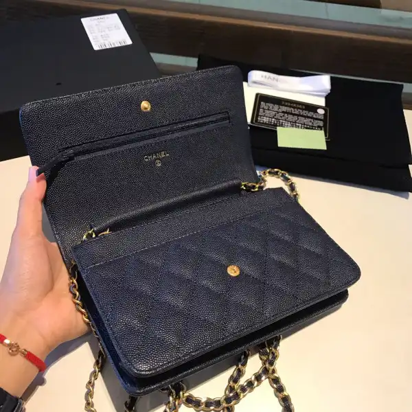 First bag ru CHANEL CHAIN WALLET