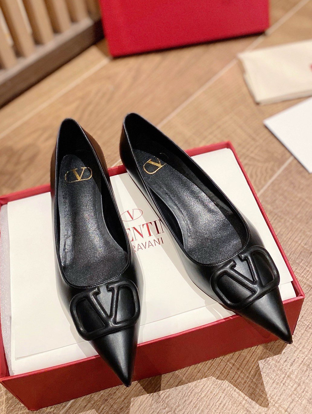 HOT SALE VALENTINO  FLAT