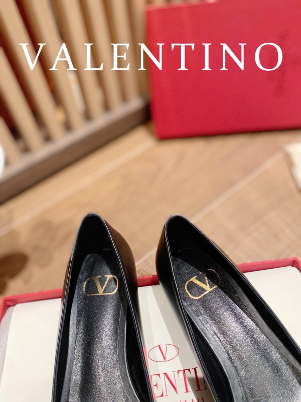 HOT SALE VALENTINO  FLAT