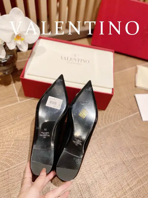 Yupoo bagsoffer VALENTINO  FLAT