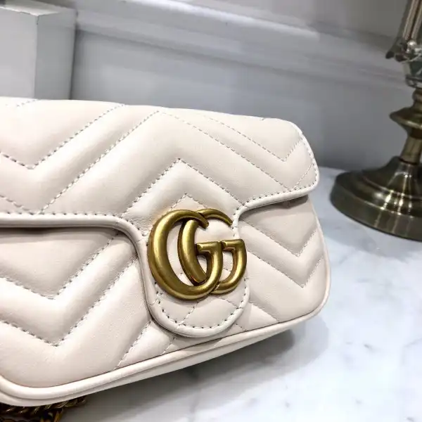 GUCCI GG Marmont super mini bag