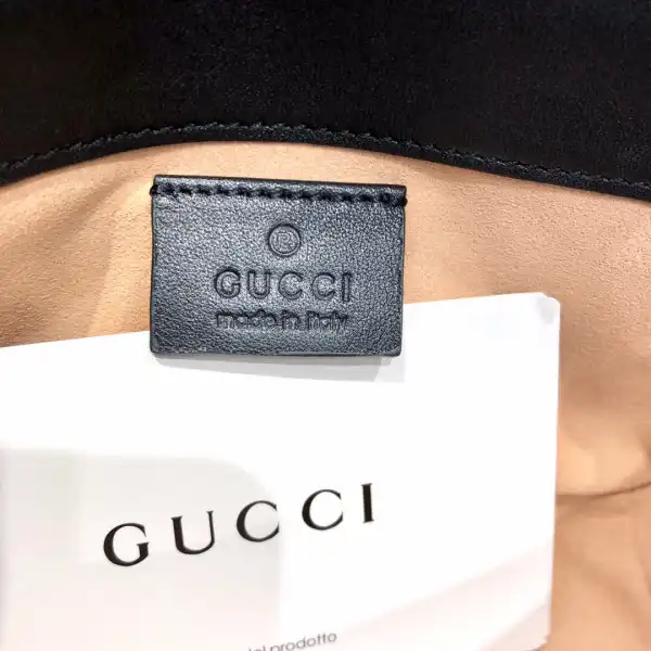 GUCCI GG Marmont super mini bag