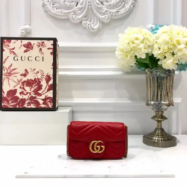 First bag ru GUCCI GG Marmont super mini bag