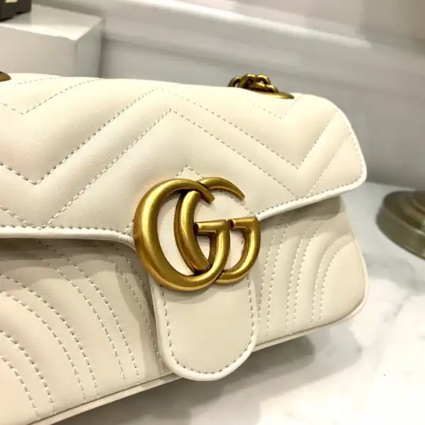 Affordable Gucci GG Marmont 22CM