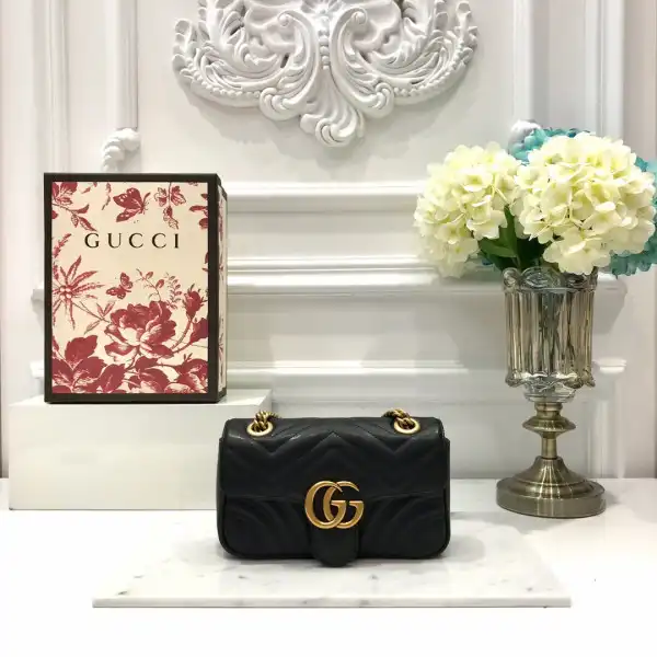 Frstbag ru Gucci GG Marmont 22CM