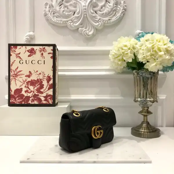 Frstbag ru Gucci GG Marmont 22CM