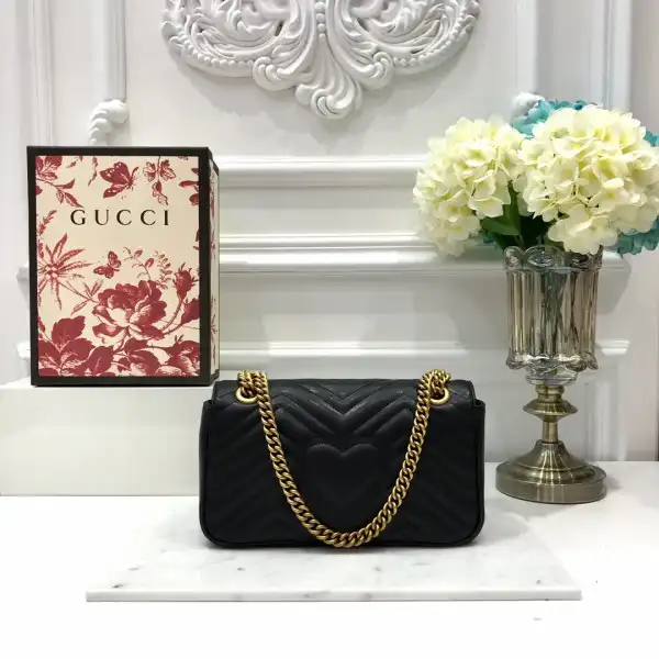 First bag ru Gucci GG Marmont 26CM