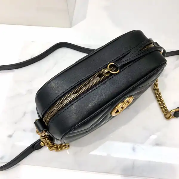 First bag ru Gucci GG Marmont matelassé mini bag