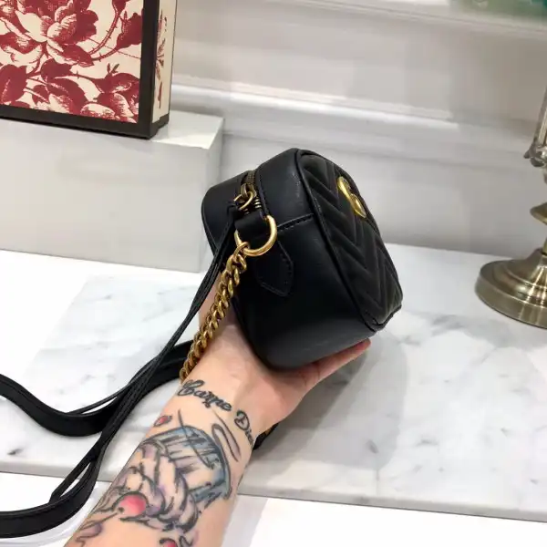 First bag ru Gucci GG Marmont matelassé mini bag