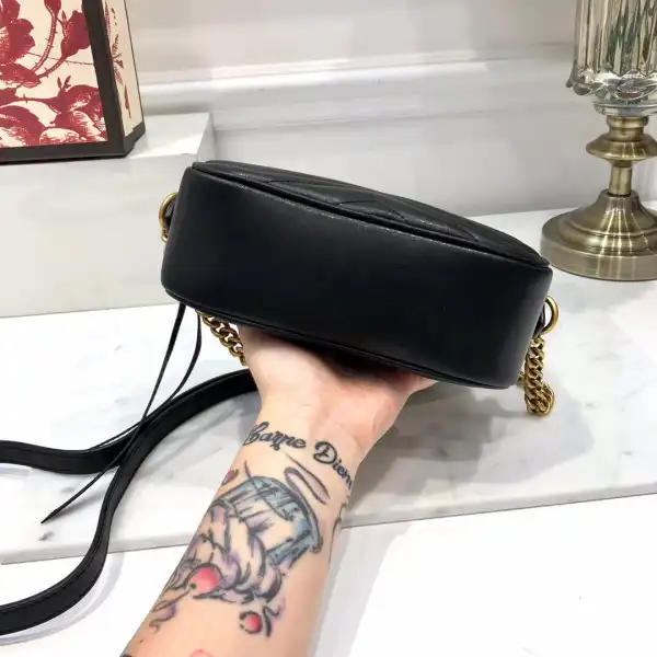 First bag ru Gucci GG Marmont matelassé mini bag