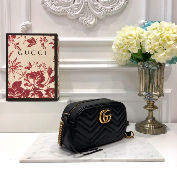 Gucci GG Marmont small matelassé shoulder bag