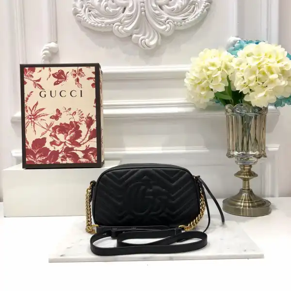 Gucci GG Marmont small matelassé shoulder bag