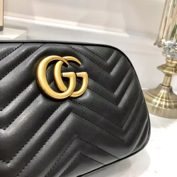 Firstbag Ru Gucci GG Marmont small matelassé shoulder bag