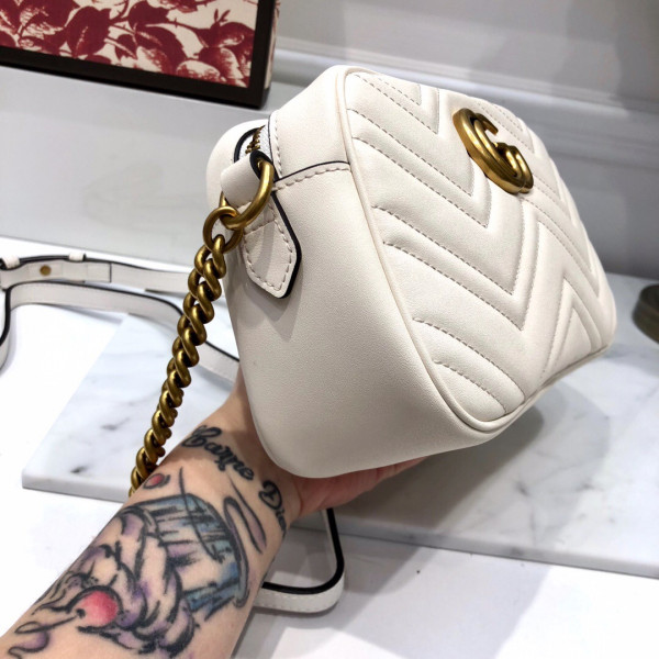 HOT SALE Gucci GG Marmont small matelassé shoulder bag