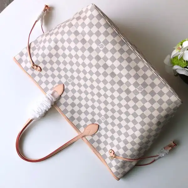 First bag ru Louis Vuitton Neverfull GM