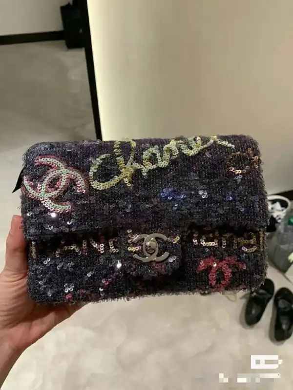 CHANEL FLAP BAG 21CM