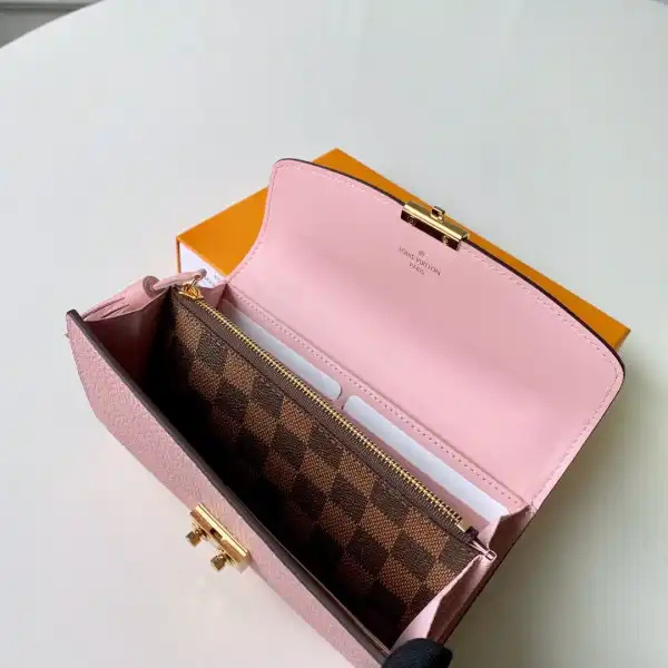 TO Louis Vuitton CROISETTE WALLET