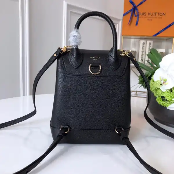 First bag ru Louis Vuitton LOCKME BACKPACK MINI