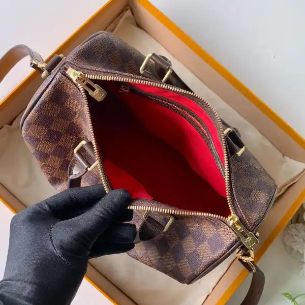 Eliminating the middleman and passing on savings to you. With massive production and tax-free benefits Louis Vuitton SPEEDY BANDOULIERE 25