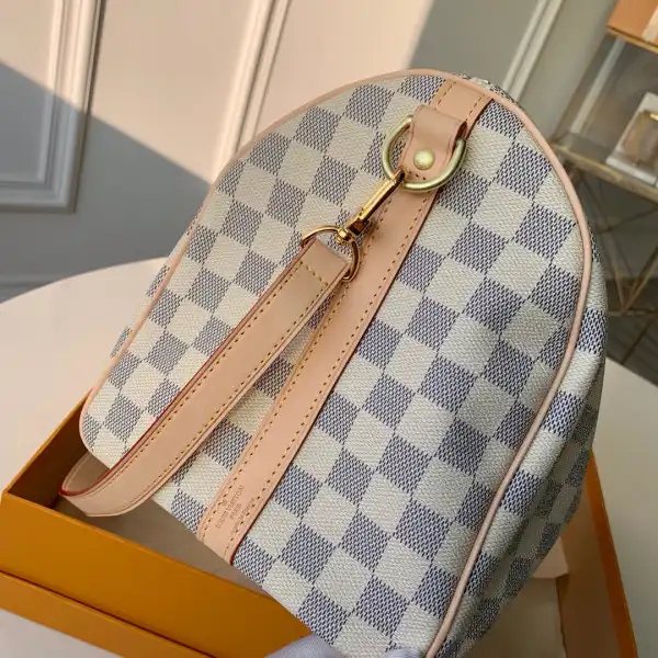 Repladies offers premium fake Louis bags at unbeatable prices. Our products are cheap because we focus on direct sales Louis Vuitton SPEEDY BANDOULIERE 30