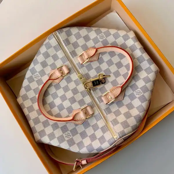 Repladies offers premium fake Louis bags at unbeatable prices. Our products are cheap because we focus on direct sales Louis Vuitton SPEEDY BANDOULIERE 30