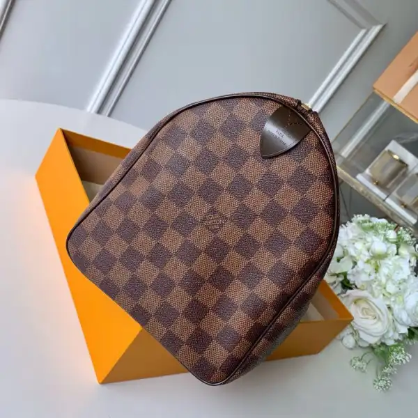 Eliminating the middleman and passing on savings to you. With massive production and tax-free benefits Louis Vuitton SPEEDY 30