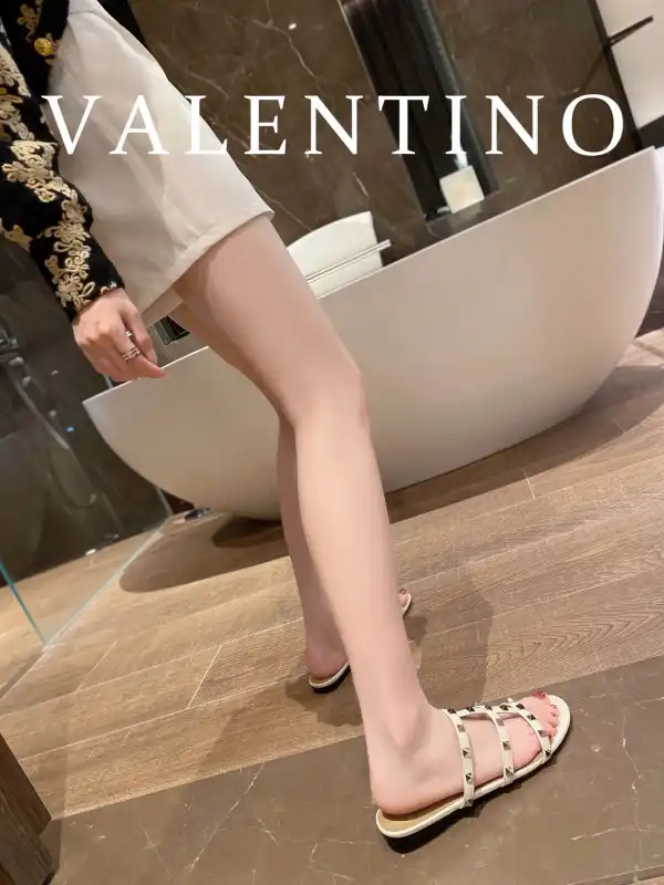 VALENTINO MULES