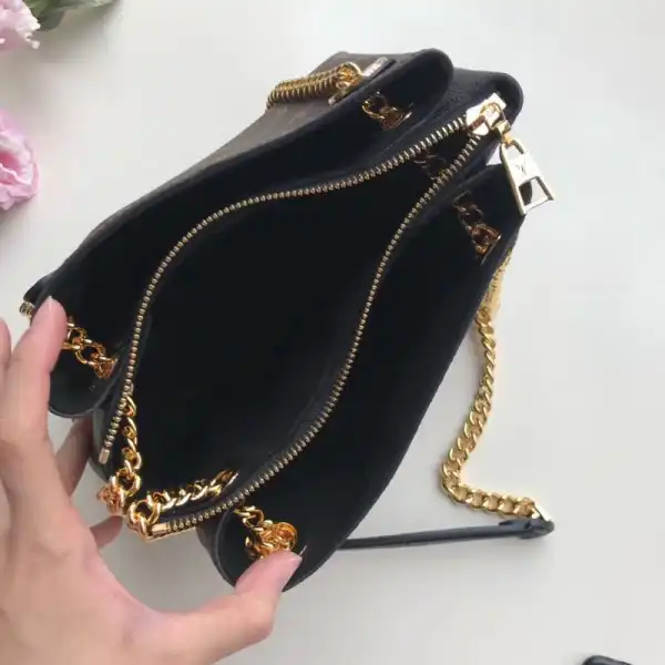 First bag ru Louis Vuitton SURENE BB