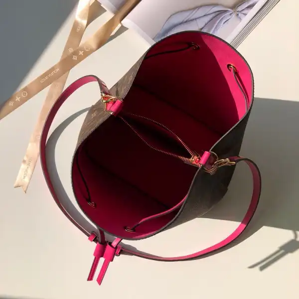 Firstbag Ru LOUIS VUITTON NÉONOÉ