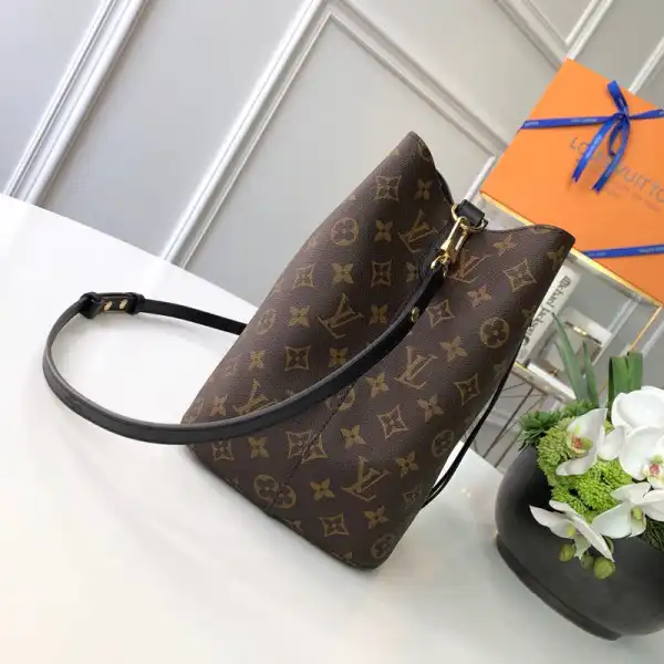 Frstbag ru LOUIS VUITTON NÉONOÉ