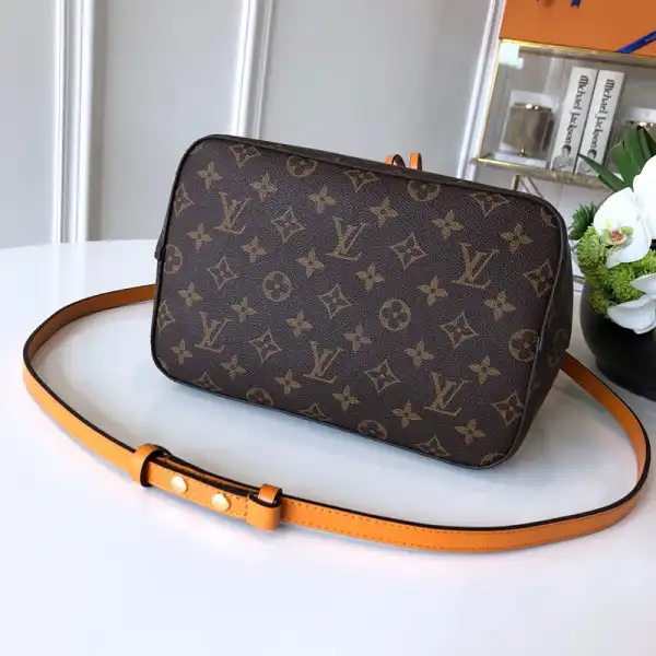 LOUIS VUITTON NÉONOÉ