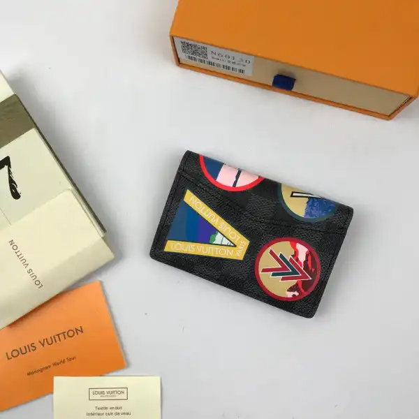 TO Louis Vuitton PASSPORT COVER