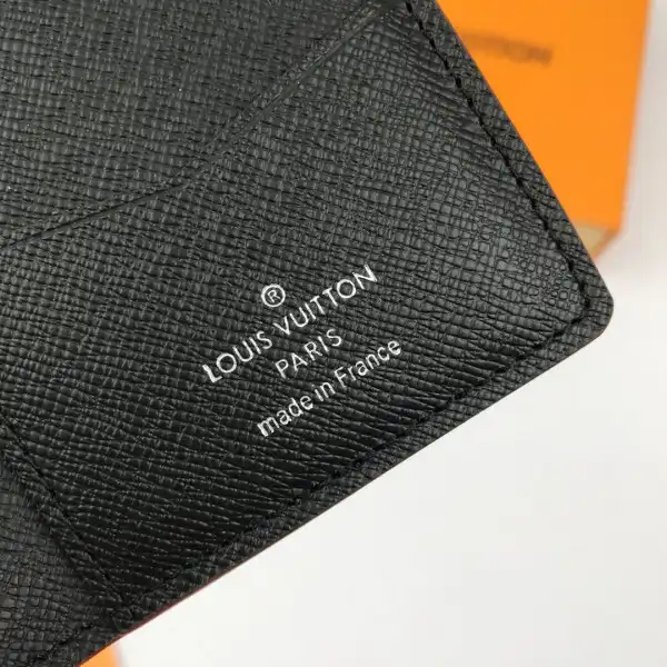 TO Louis Vuitton PASSPORT COVER