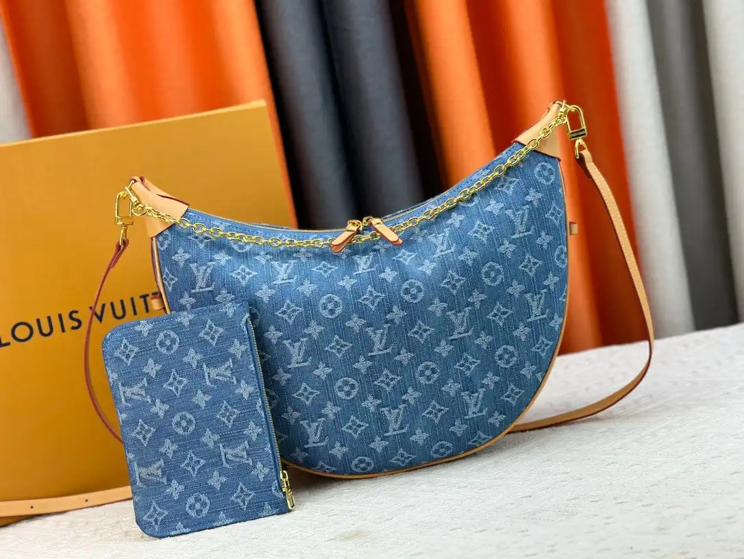 LOUIS VUITTON LOOP HOBO