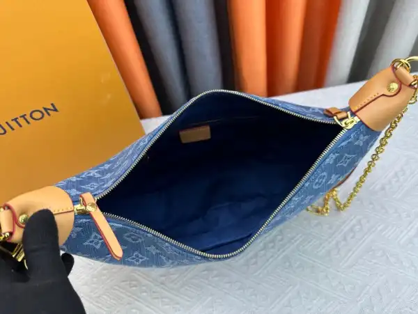 LOUIS VUITTON LOOP HOBO