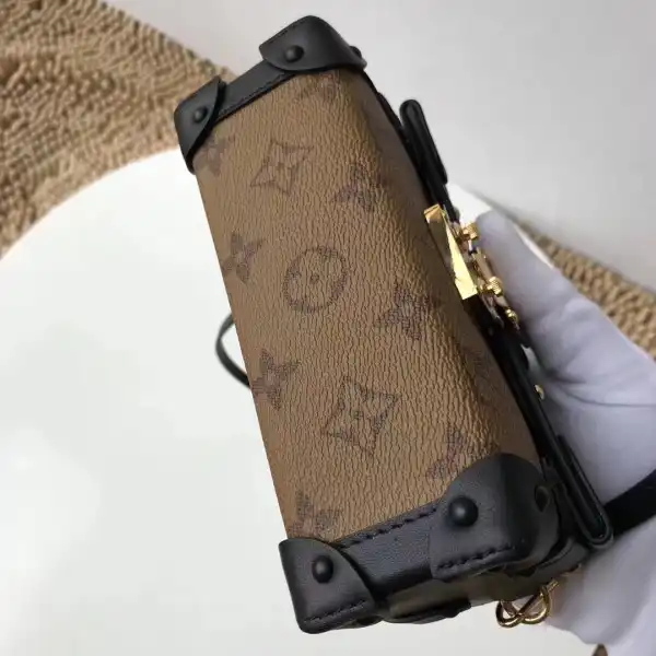 Frstbag ru Louis Vuitton Trunk CHANELutch Petite Malle