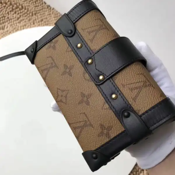 Frstbag ru Louis Vuitton Trunk CHANELutch Petite Malle