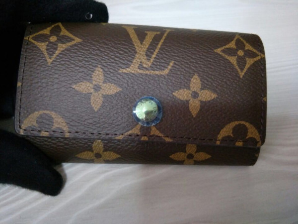 HOT SALE LOUIS VUITTON 6 KEY HOLDER