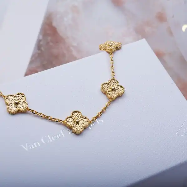 Van CHANELeef&Arpels Perlée BRACELET