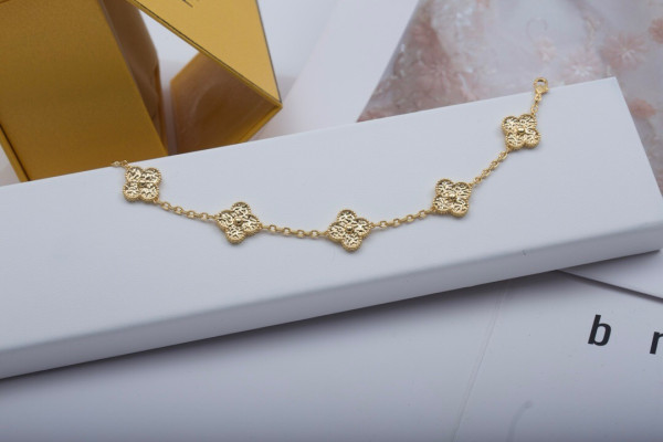 HOT SALE Van Cleef&Arpels Perlée BRACELET