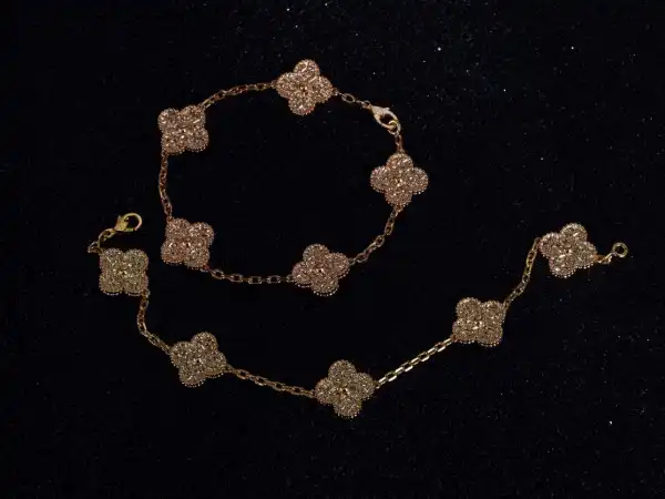 Van CHANELeef&Arpels Perlée BRACELET