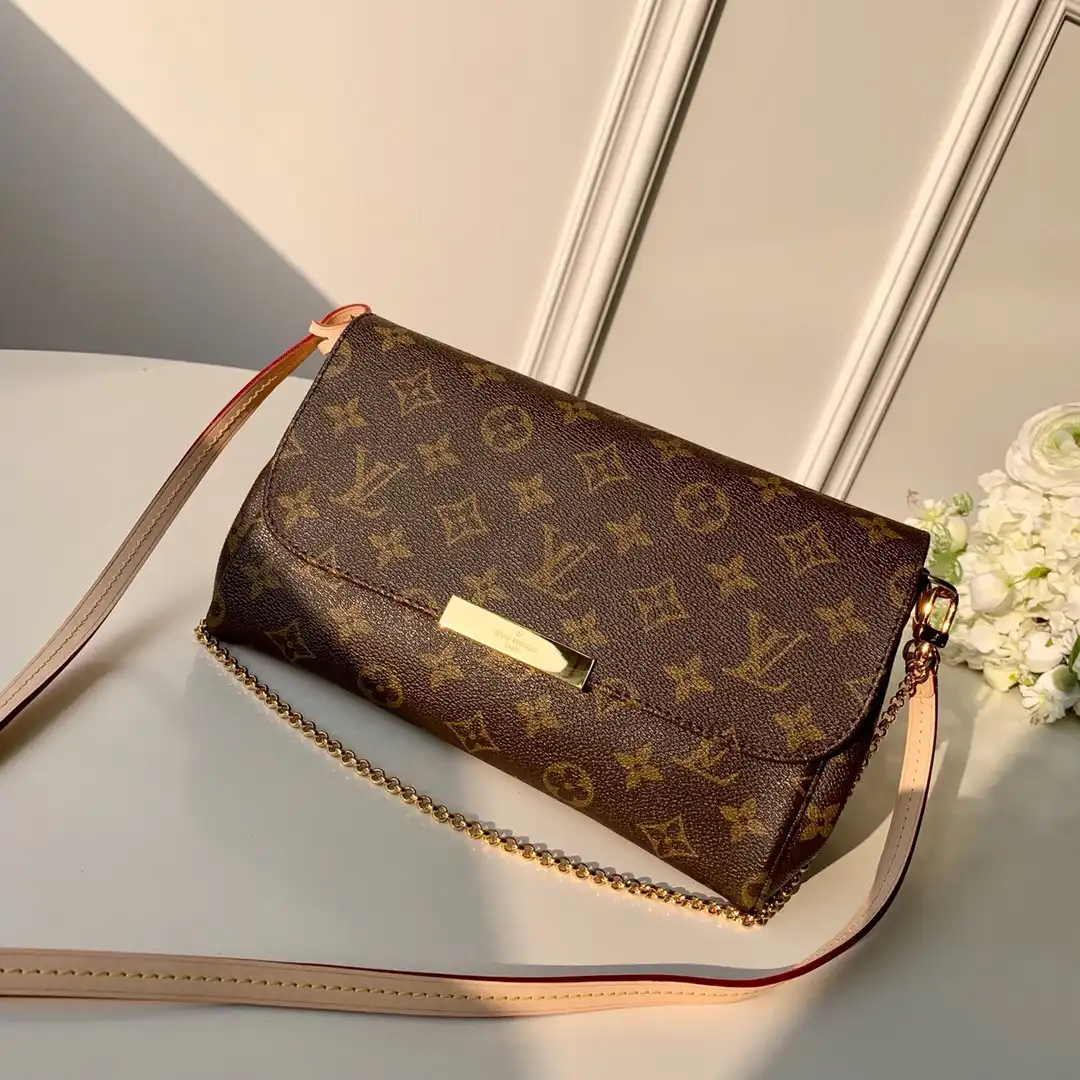 First bag ru Louis Vuitton Favorite MM