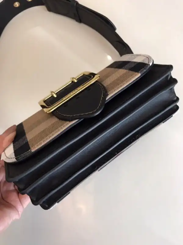 Yupoo bagsoffer Burberry The Buckle